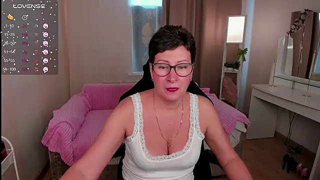 Snapshot of JennyMons chatting on 2, 7, 2026 JennyMons online show from 2, 7, 2026