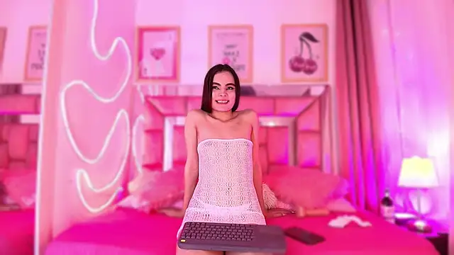 Sophieh Sweet online show from 8, 1, 2026