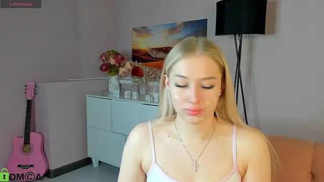 ChloeAlba online show from 25, 4, 2026