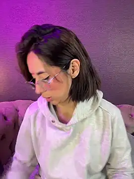 Snapshot of luna_gv chatting on 4, 3, 2026 luna gv online show from 4, 3, 2026