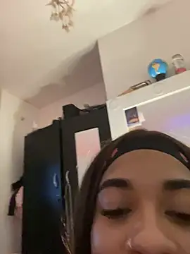  keylafisher  online show from 6, 2, 2026