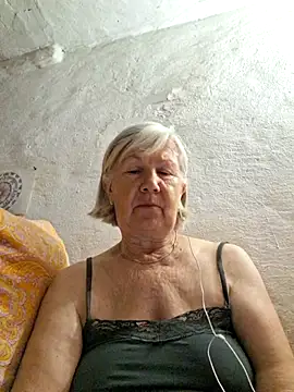 Snapshot of KlaudiaDarling chatting on 7, 6, 2026 KlaudiaDarling online show from 7, 6, 2026