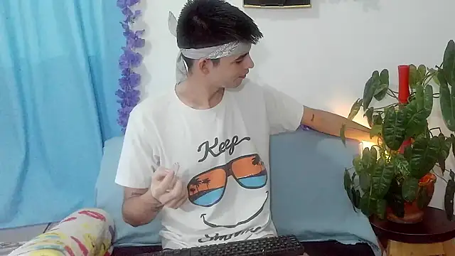 nico22love online show from 20, 2, 2026