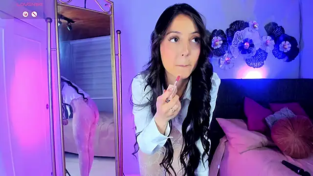 luna celeeste  online show from 5, 4, 2026