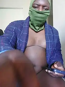 Snapshot of Bra-G chatting on 4, 7, 2026 Bra-G online show from 4, 7, 2026
