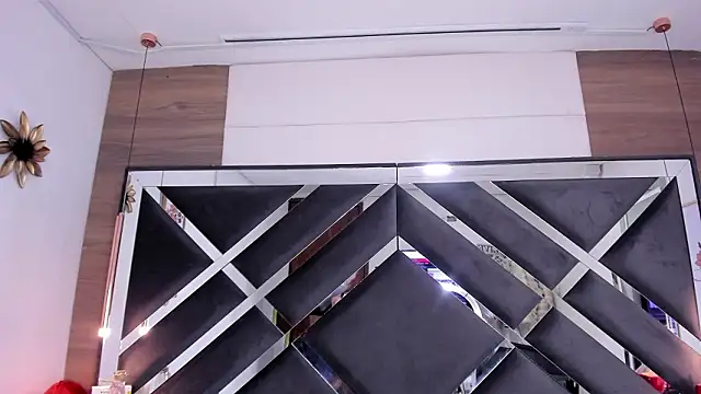 Snapshot of melody__sweet_ chatting on 1, 2, 2026 melody sweet online show from 1, 2, 2026