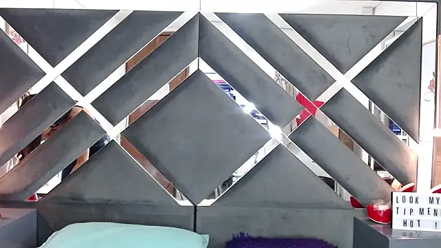 Snapshot of melody__sweet_ chatting on 6, 2, 2026 melody sweet online show from 6, 2, 2026