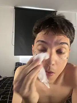 itselladoll online show from 24, 2, 2026