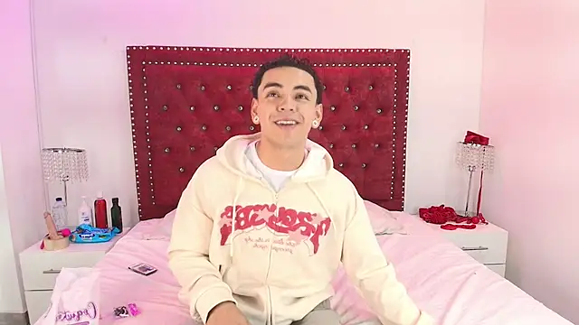 Snapshot of Jaden_and_sofia chatting on 10, 6, 2026 Jaden and sofia online show from 10, 6, 2026