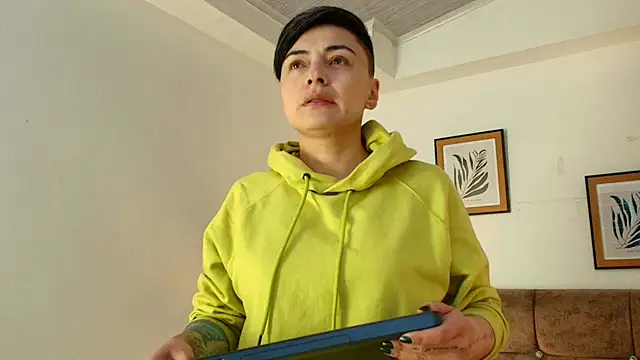 kat paradise online show from 18, 4, 2026