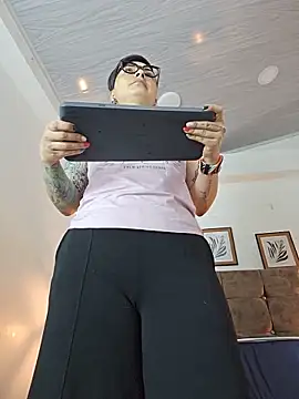 kat paradise online show from 17, 5, 2026