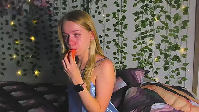 Cute Madam online show from 7, 1, 2026