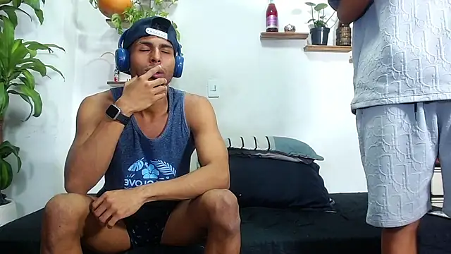 Interracial Snow Bunny online show from 5, 3, 2026