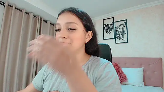 Snapshot of littlemolly_walcott chatting on 9, 7, 2026 littlemolly walcott online show from 9, 7, 2026