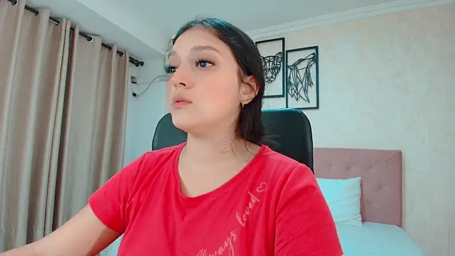 Snapshot of littlemolly_walcott chatting on 4, 7, 2026 littlemolly walcott online show from 4, 7, 2026