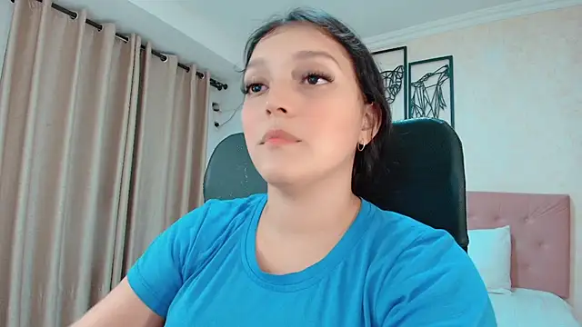Snapshot of littlemolly_walcott chatting on 7, 7, 2026 littlemolly walcott online show from 7, 7, 2026