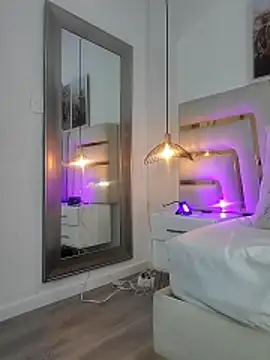 Noelle Minx online show from 2, 4, 2026