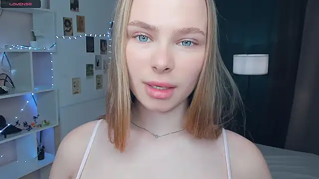 Icehoneybyte online show from 12, 4, 2026