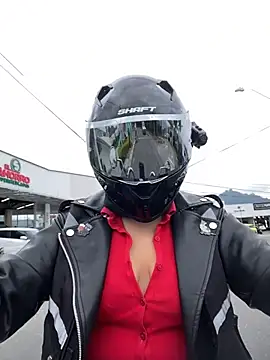 Scarlet auraa online show from 18, 3, 2026