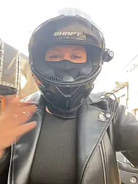 Scarlet auraa online show from 9, 3, 2026