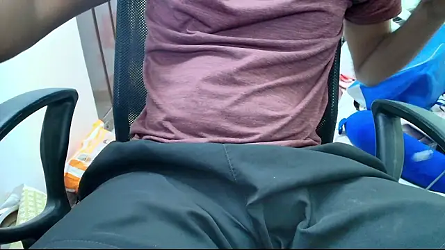 Snapshot of KneelForAlpha chatting on 2, 3, 2026 KneelForAlpha online show from 2, 3, 2026