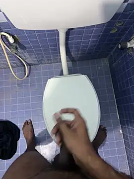 Snapshot of KneelForAlpha chatting on 5, 4, 2026 KneelForAlpha online show from 5, 4, 2026