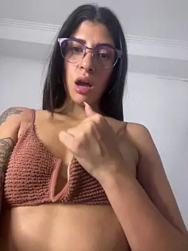 Snapshot of moronoiroficial chatting on 6, 2, 2026 moronoiroficial online show from 6, 2, 2026