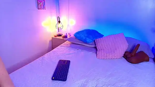 kitty whitte online show from 7, 2, 2026