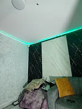 Isis Hot   online show from 16, 2, 2026