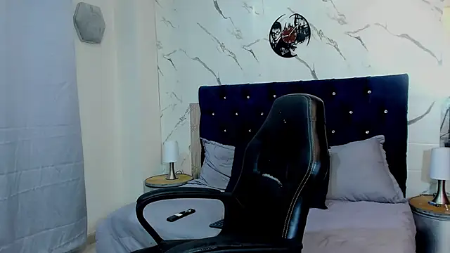 asher lux online show from 22, 4, 2026