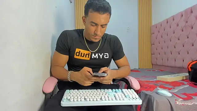 axelsavage042 online show from 12, 1, 2026