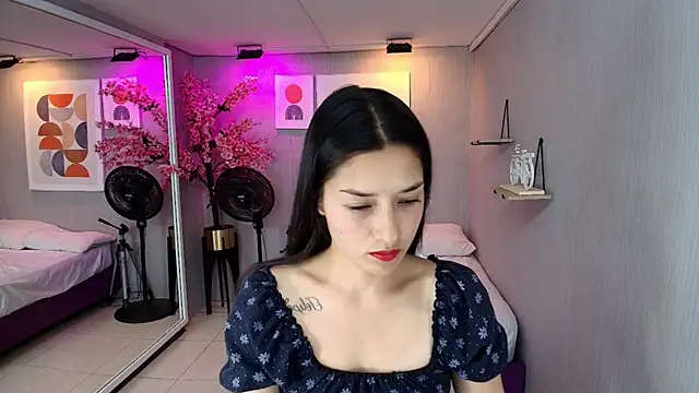 Snapshot of Sol_rousse chatting on 7, 1, 2026 Sol rousse online show from 7, 1, 2026