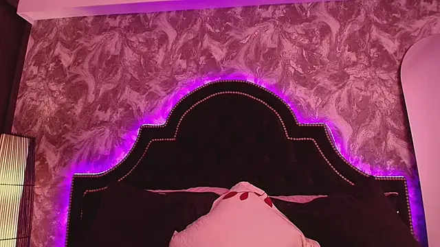 Chloe Connor online show from 7, 3, 2026