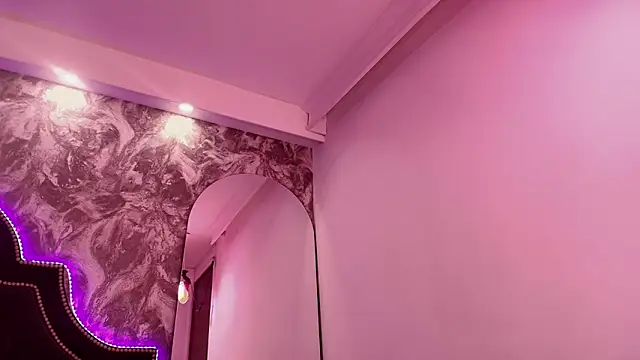 Chloe Connor online show from 11, 3, 2026