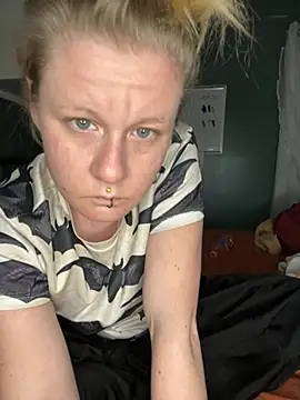 Autumn paige online show from 12, 2, 2026