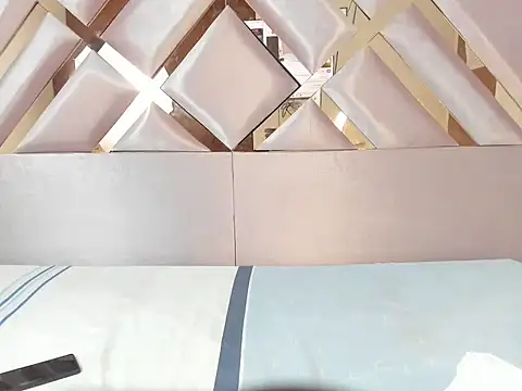 MiaKleinX online show from 18, 3, 2026