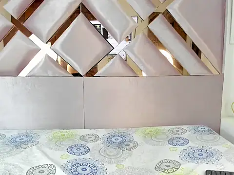 MiaKleinX online show from 6, 3, 2026