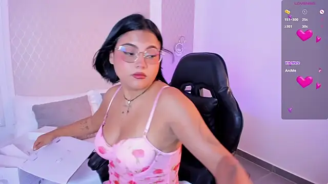 nina desire  online show from 3, 3, 2026