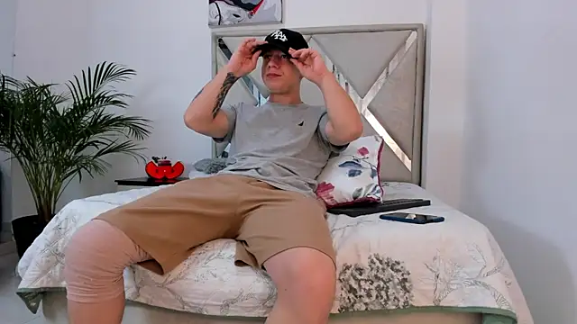 Liam saint online show from 24, 2, 2026