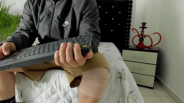 Liam saint online show from 4, 4, 2026