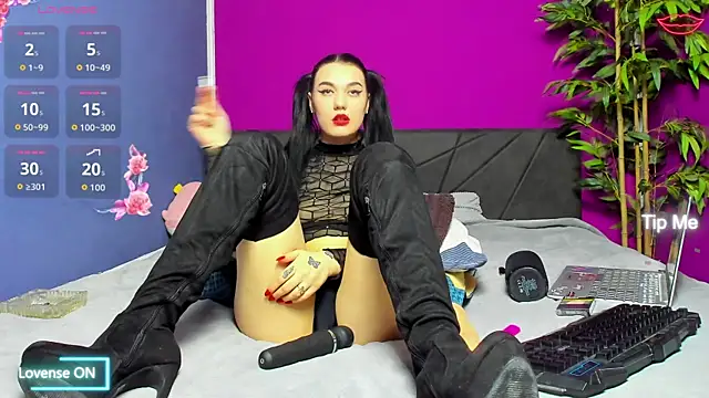 leeahnoirr online show from 13, 1, 2026