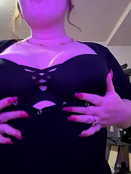 KittyCreamKisses online show from 17, 1, 2026