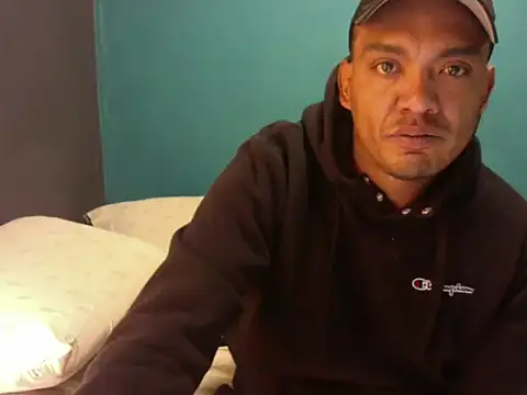 latinomoreno95 online show from 9, 1, 2026