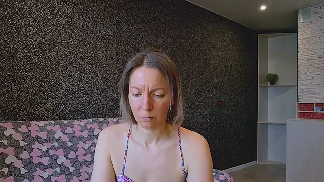 Amanda Luxe online show from 18, 4, 2026