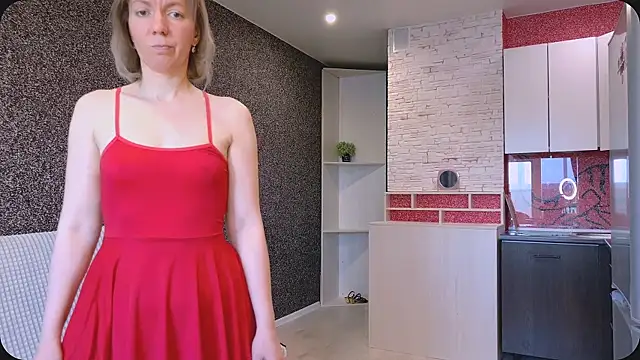 Amanda Luxe online show from 18, 5, 2026