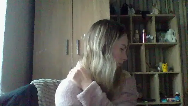 VikiLove765 online show from 14, 2, 2026