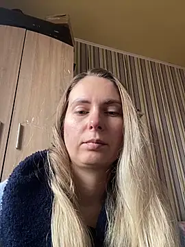 VikiLove765 online show from 11, 2, 2026