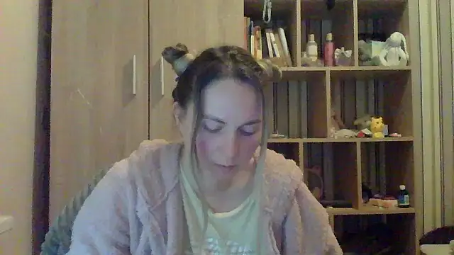 VikiLove765 online show from 28, 2, 2026