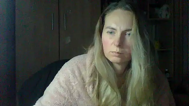 VikiLove765 online show from 4, 2, 2026