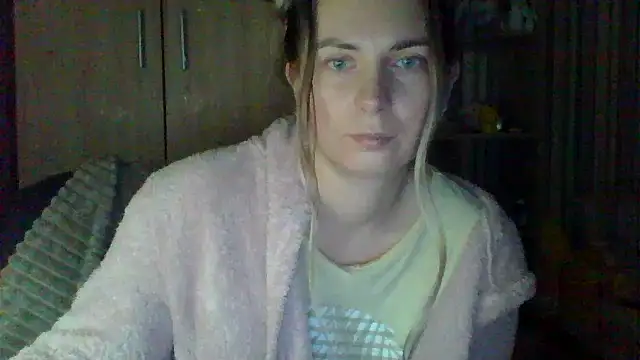 VikiLove765 online show from 2, 3, 2026